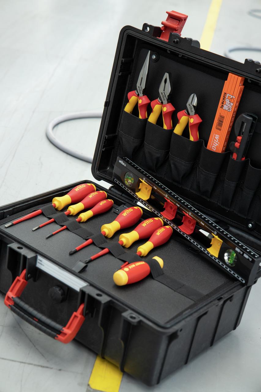 Wiha Werkzeugkoffer Basic Set L Elektrik 18-tlg. Wiha Werkzeugkoffer Basic Set L Elektrik 18-tlg.